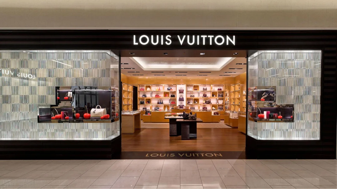 Louis Vuitton Birminghams Facade USA